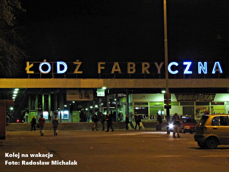 Charakterystyczny neon na "starym" Dworcu Łódź Fabryczna