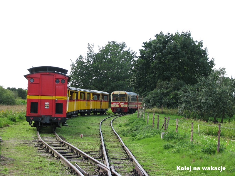 Wagon motorowy MBxd2 manewruje na stacji Prawy Brzeg Wisły