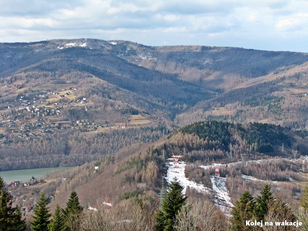 Zimowa panorama widziana z Góry Żar.