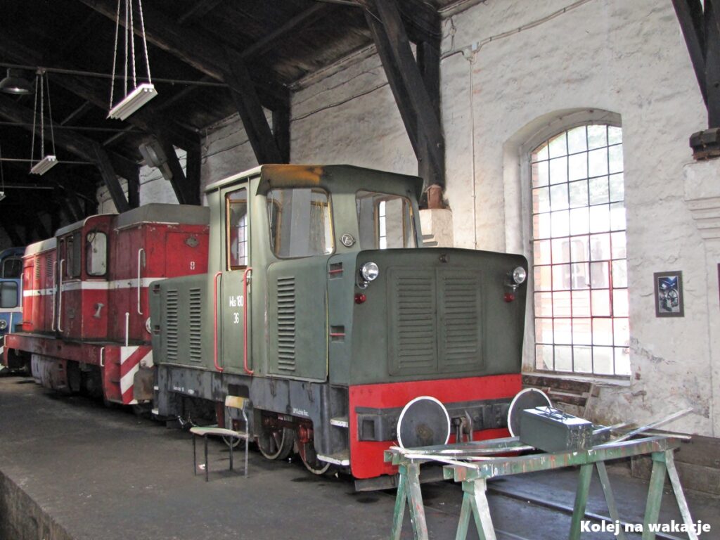 Wnętrze hali lokomotywowni w Rudach Raciborskich - Górnośląskie Koleje Wąskotorowe